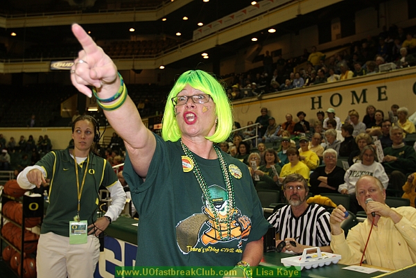 UO Fast Break Club's HALF-TIME BINGO finds a winner in the stands.