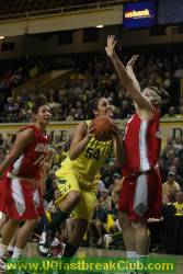 GOOD! LAYUP by Canepa, Nicole [PNT].   UO 30, New Mexico 31