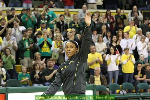 Former UO player, Shaquala Williams was Honorary Captain of the Game.