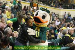 Former UO player, Shaquala Williams was Honorary Captain of the Game.