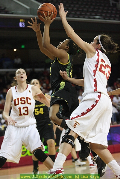 Jackson basket, USC 55 vs UO 54